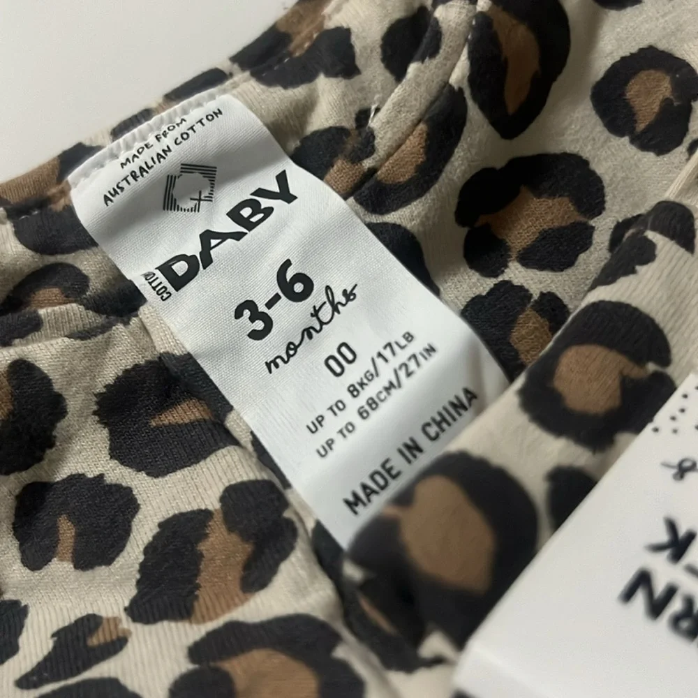 COTTON ON BABY‎ LEOPARD PRINT SLEEPSUIT ROMPER SIZE 3-6mts